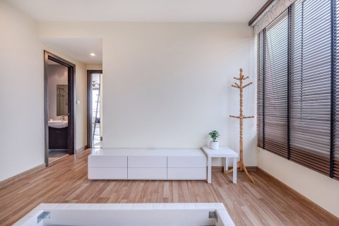 Condo in Khlong San, Bangkok, Thailand, 3 bedrooms  № 161324 - photo 21