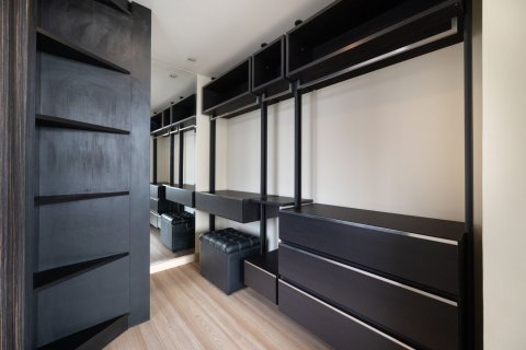 Condo in Khlong San, Bangkok, Thailand, 3 bedrooms  № 161324 - photo 16