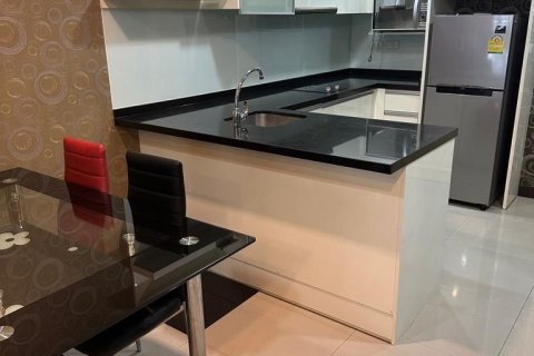 Condo in Watthana, Bangkok, Thailand, 2 bedrooms  № 161327 - photo 6