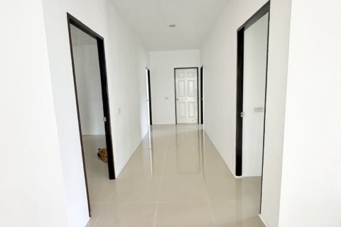 House in Udon Thani, Thailand 3 bedrooms № 152980 - photo 21