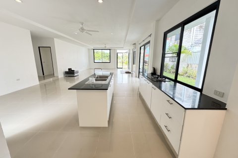 House in Udon Thani, Thailand 3 bedrooms № 152980 - photo 10