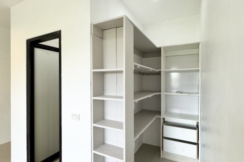 House in Udon Thani, Thailand 3 bedrooms № 152980 - photo 15