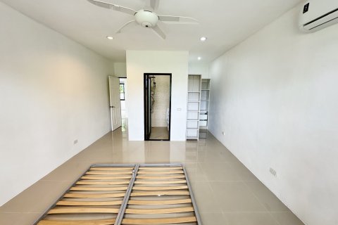 House in Udon Thani, Thailand 3 bedrooms № 152980 - photo 16