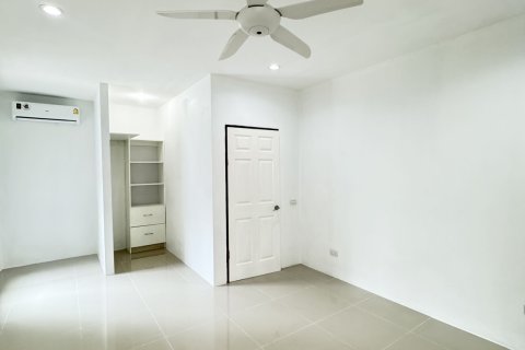 House in Udon Thani, Thailand 3 bedrooms № 152980 - photo 12