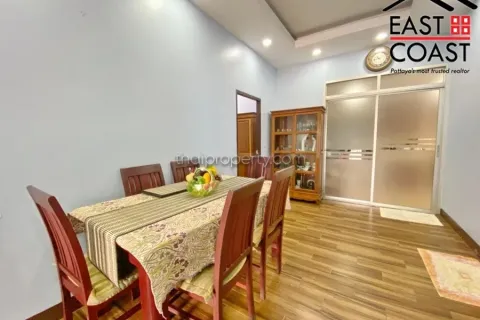 Casa de 3 dormitorios en Pattaya, Tailandia № 212676 - foto 11
