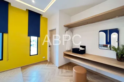 Casa de 5 dormitorios en Pattaya, Tailandia № 211757 - foto 9