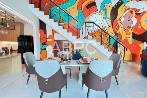 Casa de 5 dormitorios en Pattaya, Tailandia № 211757 - foto 4