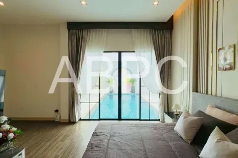 Casa de 3 dormitorios en Pattaya, Tailandia № 211760 - foto 4