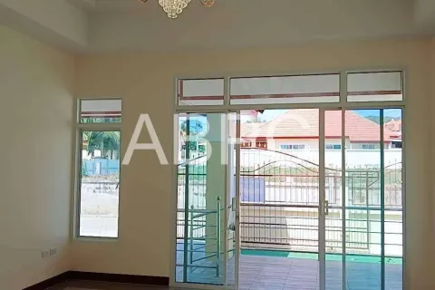 Casa de 3 dormitorios en Pattaya, Tailandia № 211763 - foto 5