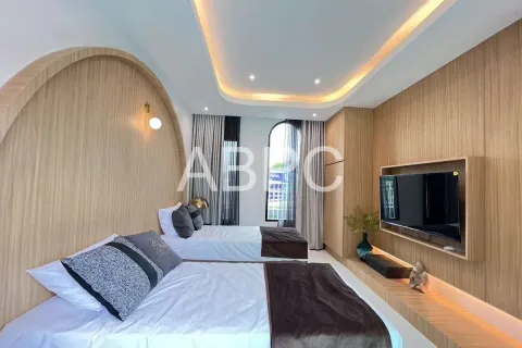 Casa de 5 dormitorios en Pattaya, Tailandia № 211758 - foto 7