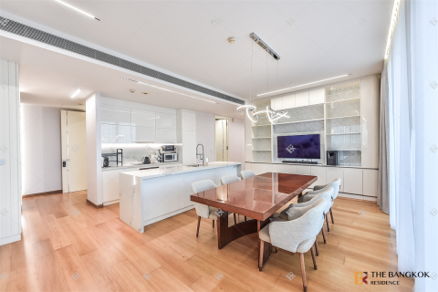 Condo in Bangkok, Thailand, 3 bedrooms  № 190114