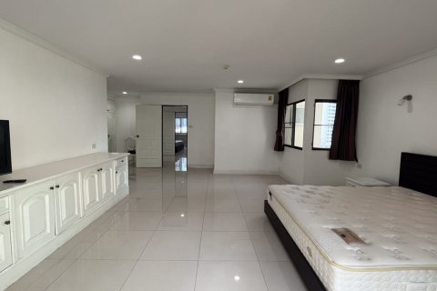 Condo à Khlong Toei, Bangkok, Thaïlande, 3 chambres № 200951 - photo 8