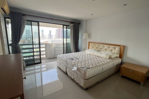 Condo à Watthana, Bangkok, Thaïlande, 2 chambres № 200948 - photo 11