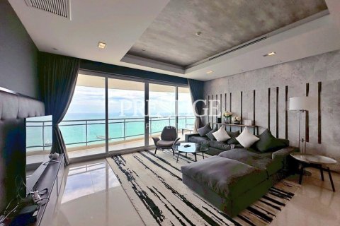 Condo in Pattaya, Thailand, 4 bedrooms  № 198066