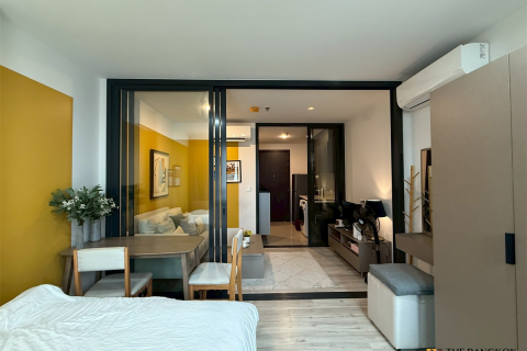 Condo in Bangkok, Thailand, 1 bedroom  № 185644 - photo 4