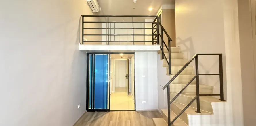 Студия в кондо в Ваттхане, Бангкок, Таиланд № 164082