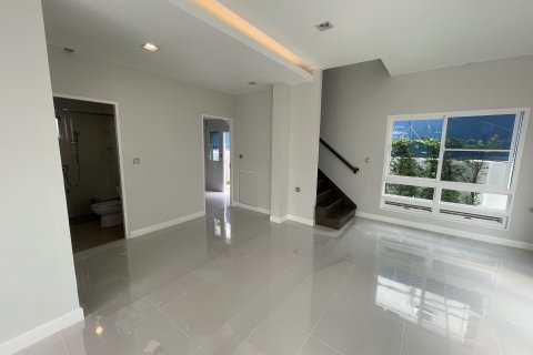 Дом в Лат Крабанге, Бангкок, Таиланд с 3 спальнями № 164080 - фото 15