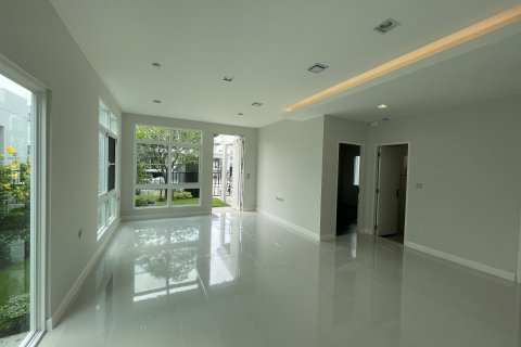 Дом в Лат Крабанге, Бангкок, Таиланд с 3 спальнями № 164080 - фото 16