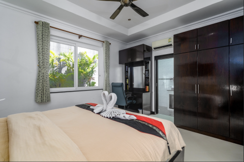 Villa in Phuket, Thailand 3 bedrooms № 169269 - photo 20