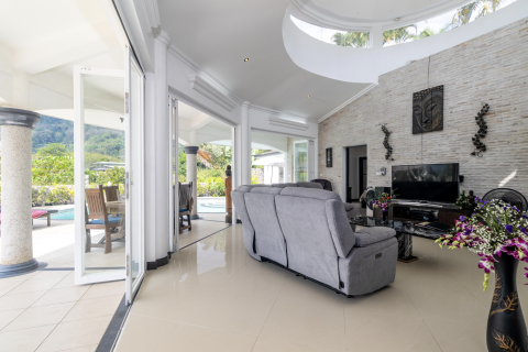 Villa in Phuket, Thailand 3 bedrooms № 169269 - photo 17