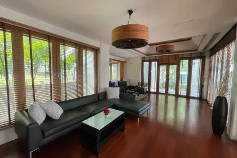 House in Pattaya, Thailand 5 bedrooms № 169270 - photo 4