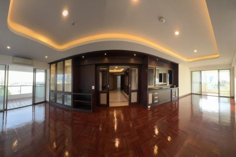 Condo in Bang Kho Laem, Bangkok, Thailand, 3 bedrooms  № 169273 - photo 16