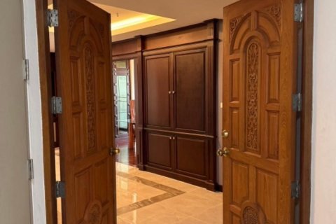 Condo in Bang Kho Laem, Bangkok, Thailand, 3 bedrooms  № 169273 - photo 3