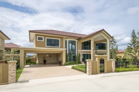 Villa in Hua Hin, Thailand 5 bedrooms № 176836 - photo 2