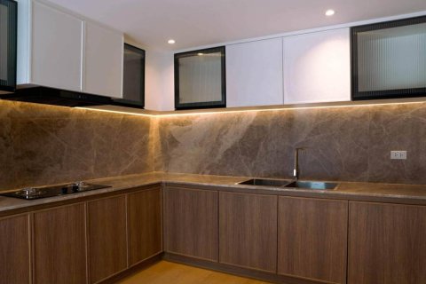 House in Bangkok, Thailand 4 bedrooms № 176832 - photo 7