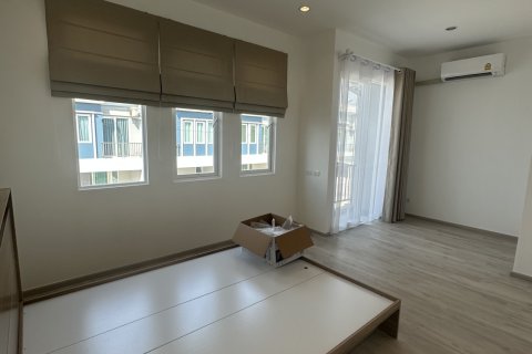 Townhouse in Rangsit, Thailand 3 bedrooms № 153088 - photo 8