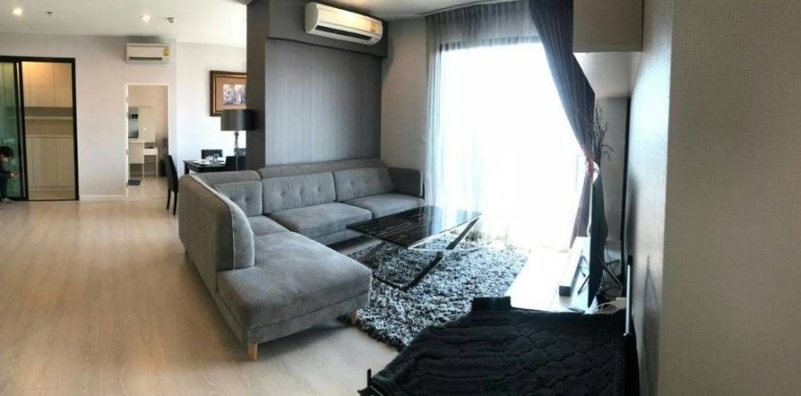 Condo à Huai Khwang, Bangkok, Thaïlande, 3 chambres  № 158510