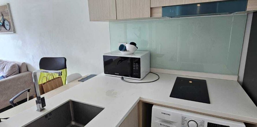 Studio in the Condo in Khlong Toei, Bangkok, Thailand  № 158511