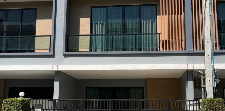 Townhouse à Bang Kaeo, Thaïlande 4 chambres № 158508