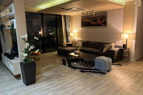 Condo à Chatuchak, Bangkok, Thaïlande, 2 chambres  № 172844 - photo 2