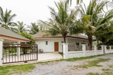 Villa in Hua Hin, Thailand 2 bedrooms № 193373 - photo 4