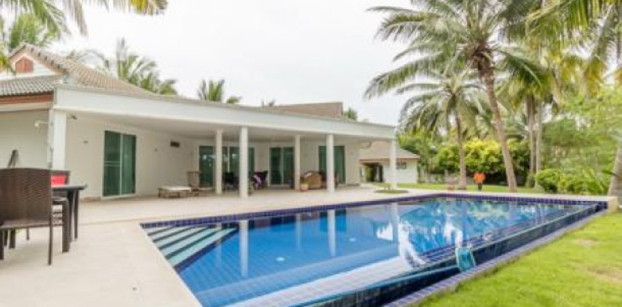 Villa in Hua Hin, Thailand 2 bedrooms № 193373