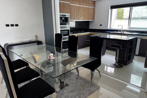 Вилла в Пхукете, Таиланд с 4 спальнями  № 135999 - фото 6