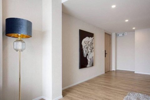 Condo in Sathon, Bangkok, Thailand, 2 bedrooms  № 135997 - photo 6