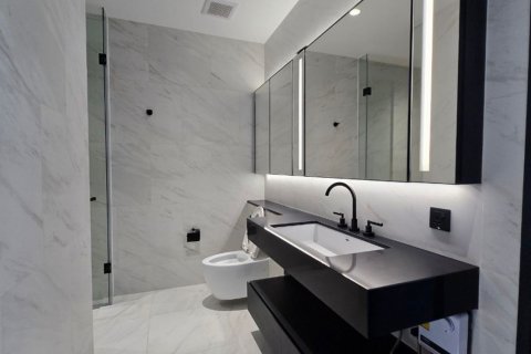 Condo in Bang Rak, Bangkok, Thailand, 2 bedrooms № 135998 - photo 2