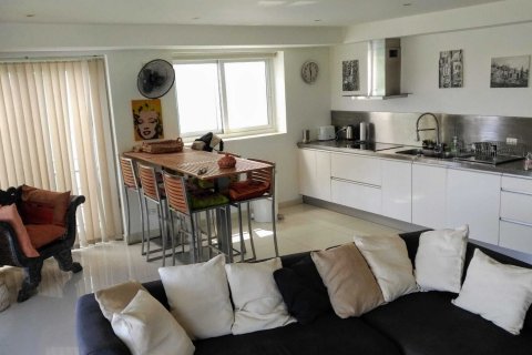 Condo in Phuket, Thailand, 2 bedrooms № 159441 - photo 17