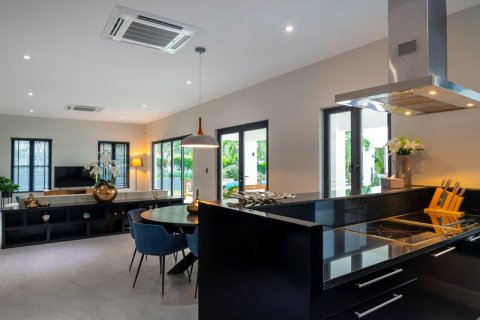 Вилла в Хуа Хине, Таиланд с 5 спальнями № 157222 - фото 20