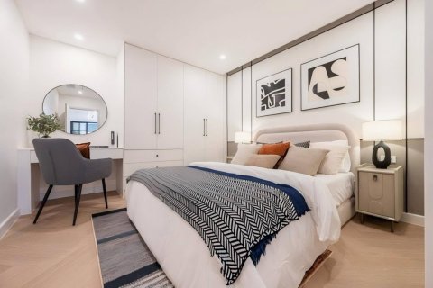 Condo in Bangkok, Thailand, 4 bedrooms № 233618 - photo 11