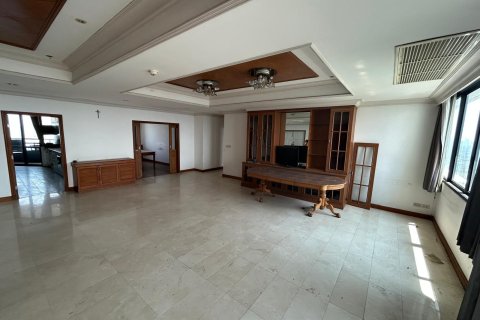 Кондоминиум с 3 спальнями в Ян Наве, Бангкок, Таиланд № 170770