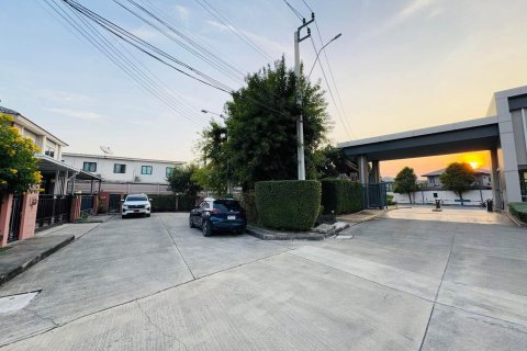 Дом в Суан Луанге, Бангкок, Таиланд с 3 спальнями  № 152200 - фото 12