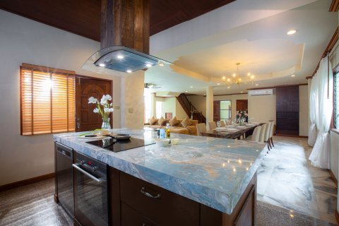 Villa in Phuket, Thailand 5 bedrooms № 138054 - photo 12