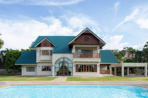 Villa in Phuket, Thailand 5 bedrooms № 138054 - photo 1