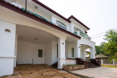 House in Bang Khun Thian, Bangkok, Thailand 5 bedrooms № 173376 - photo 2