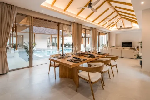 House in Phuket, Thailand 3 bedrooms № 209571 - photo 5