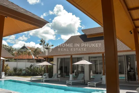 House in Phuket, Thailand 4 bedrooms № 209572