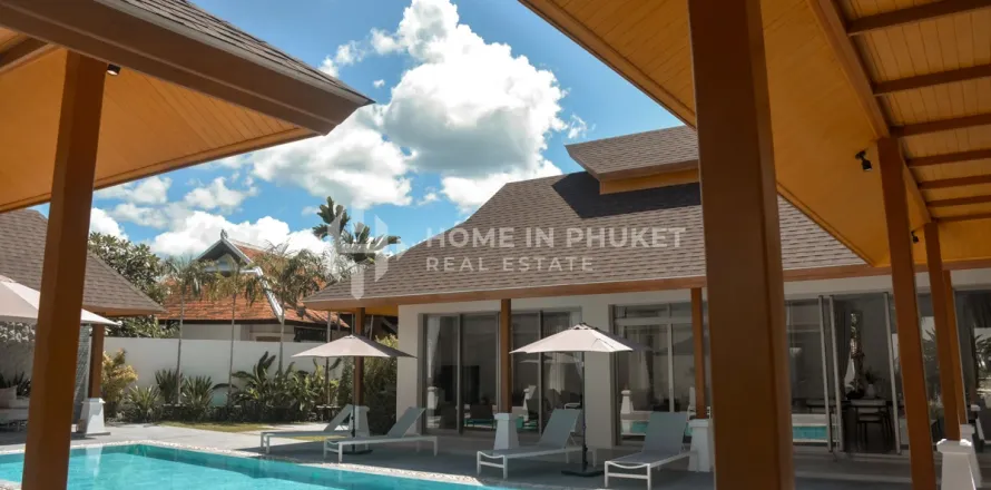 House in Phuket, Thailand 4 bedrooms № 209572